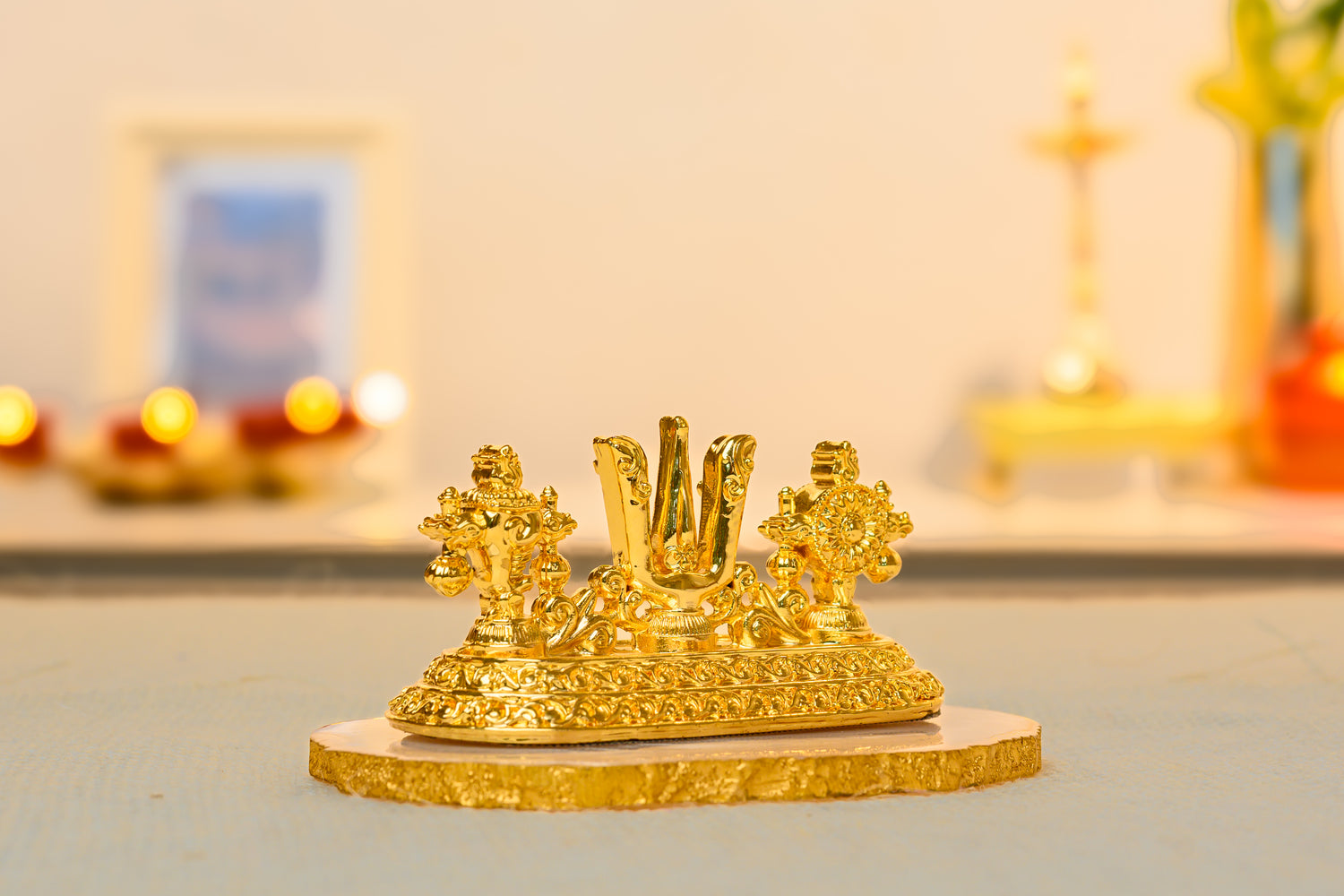 24K Gold Plated Shankh Chakra Tilak Namam Set with Ornamental Pedestal – Vaishnava Pooja Decor